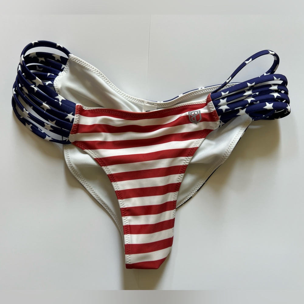 Tidal Bikini Bottom / Medium